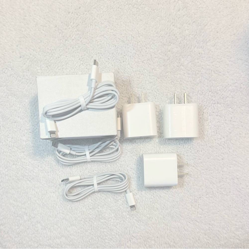 Pack of 3 Fast Charging Chargers (20W USB-C + Lightning Cable) New In Box - Picture 3 of 10